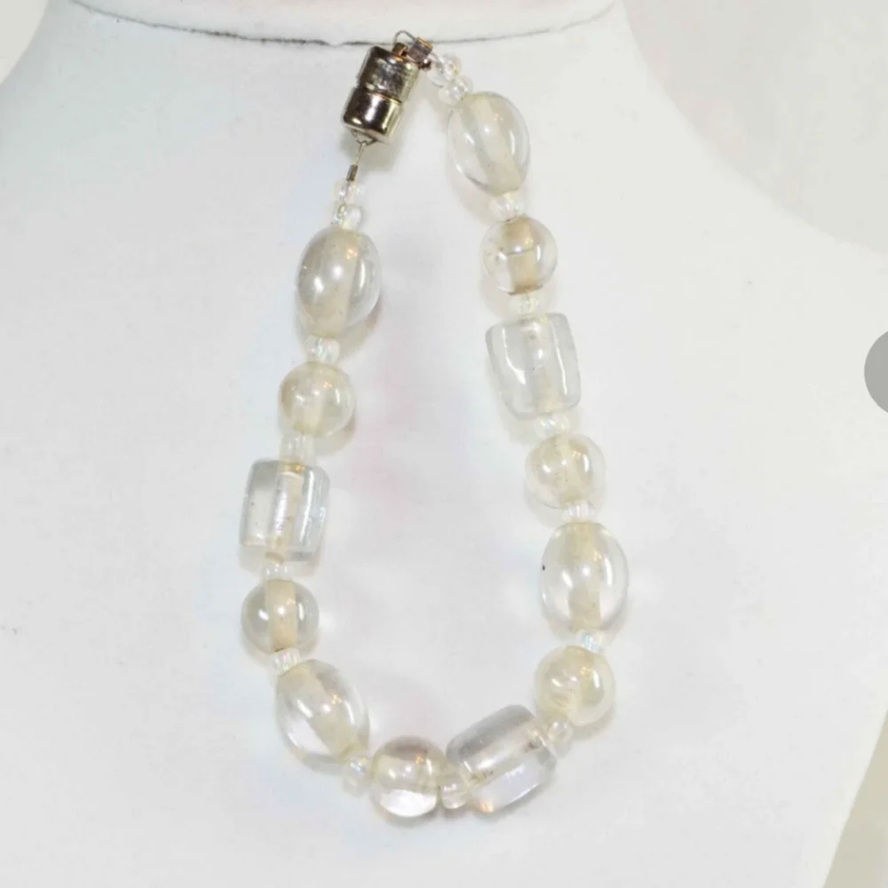 Beautiful Handmade Beaded Bracelet - Picture 2 of 7